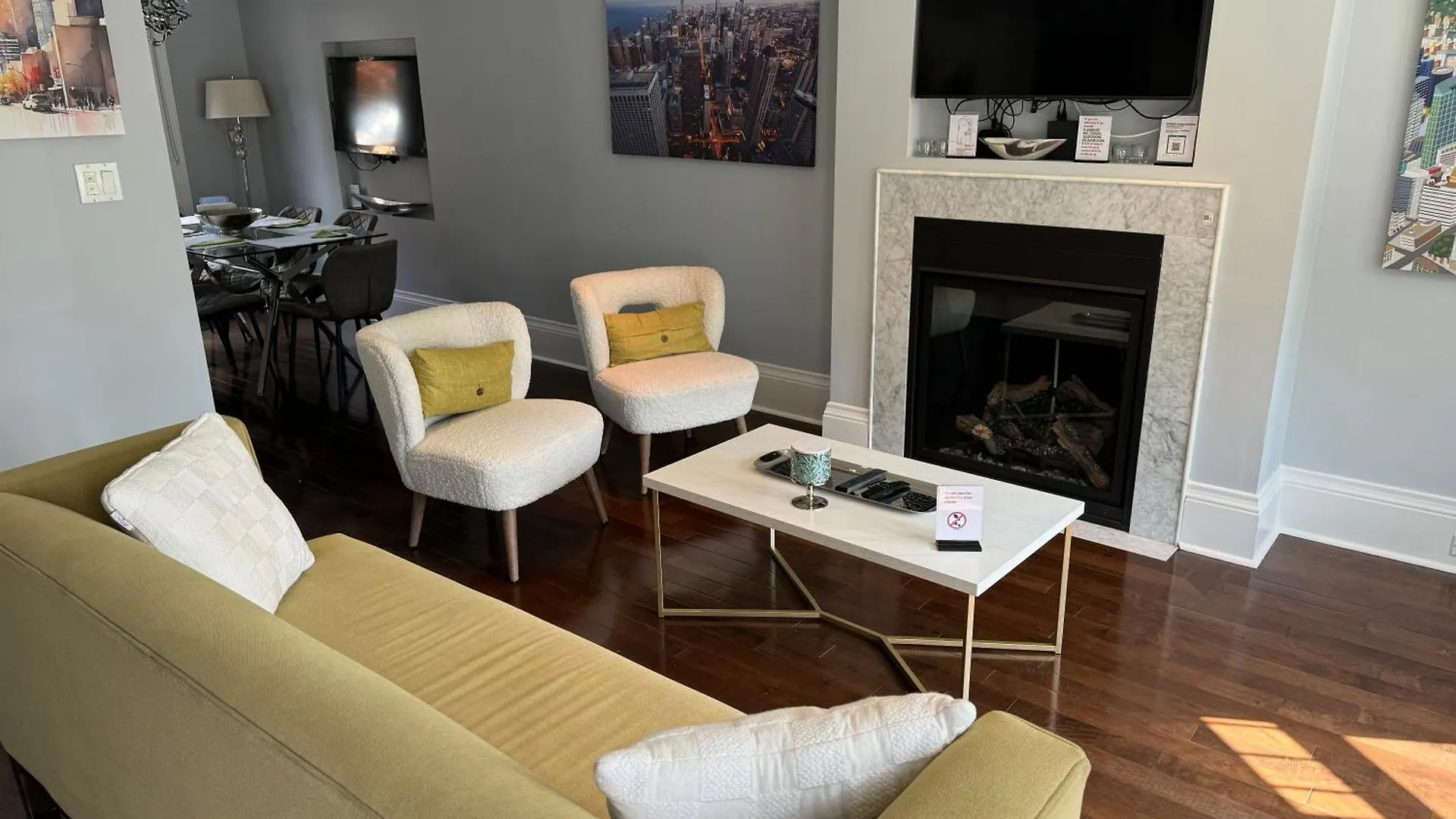 Holiday home Leaside Rental With Great Backyard & Pool Toronto
