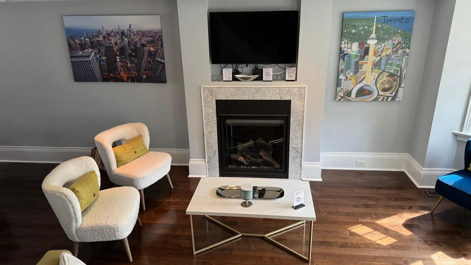 Leaside Rental With Great Backyard & Pool Toronto Canada