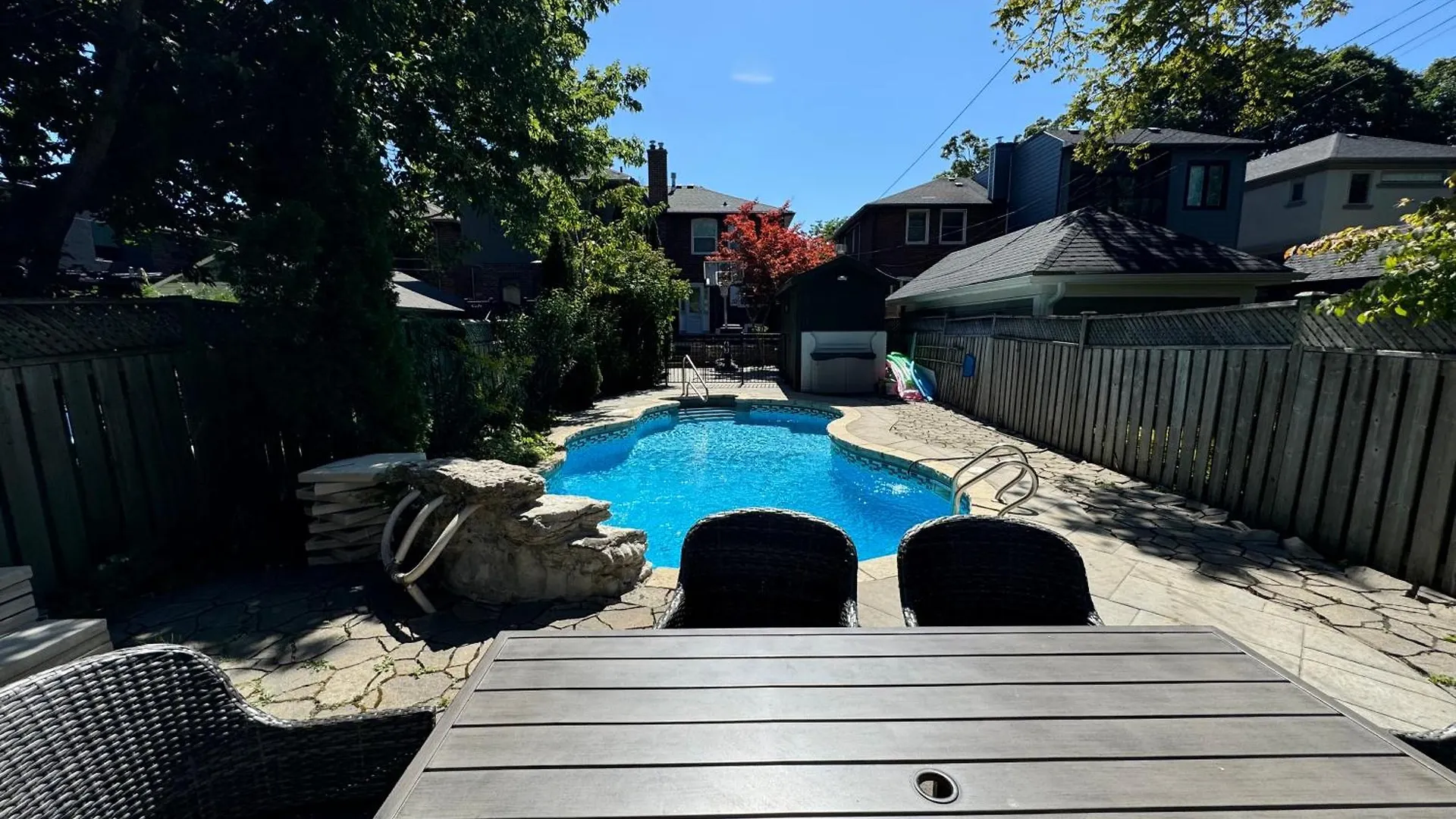 Leaside Rental With Great Backyard & Pool Toronto Holiday home