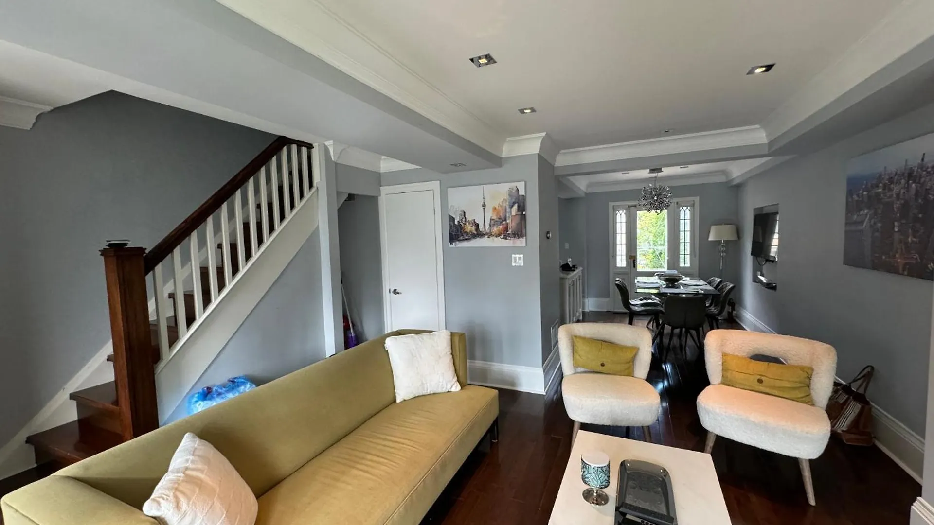 Leaside Rental With Great Backyard & Pool Toronto