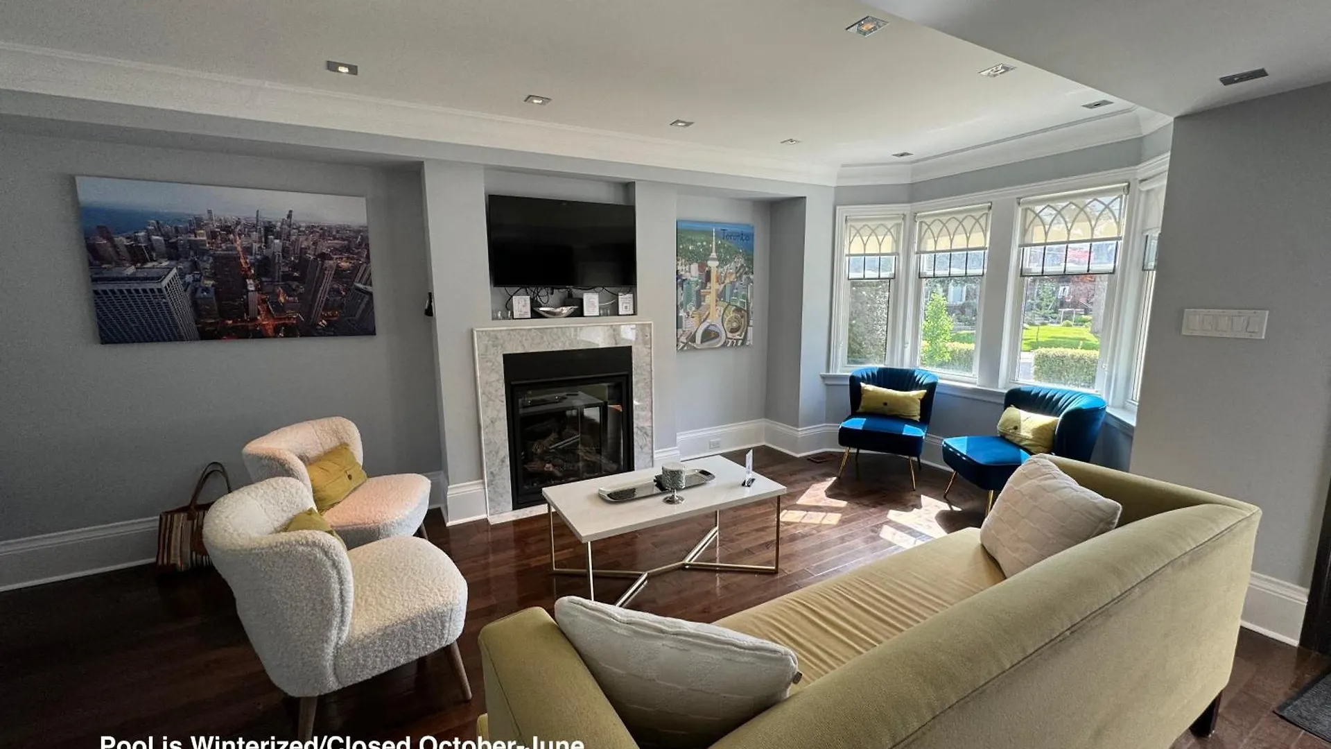 Leaside Rental With Great Backyard & Pool location